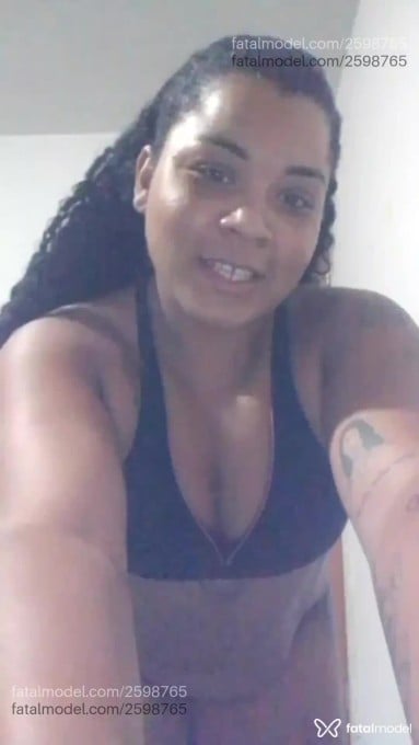 Acompanhante mulher com cabelo castanho de olhos castanhos - Agatha Reis Acompanhante mulher com cabelo castanho de olhos castanhos - Agatha Reis