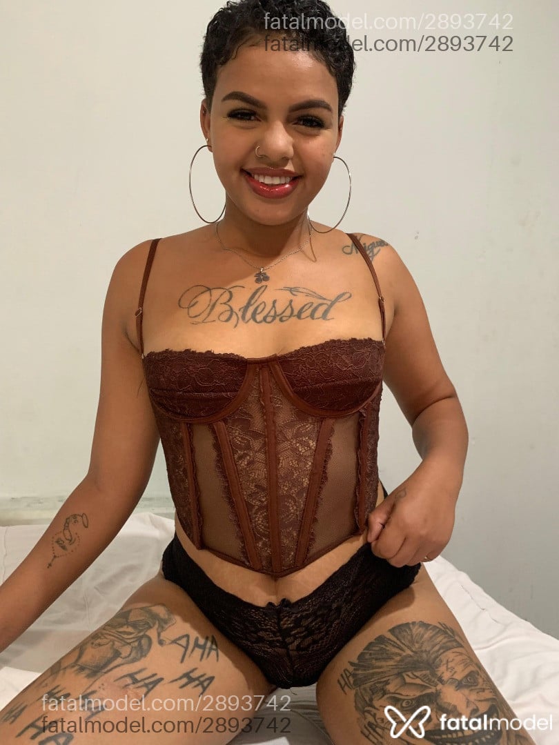 Acompanhante mulher morena (o) de olhos castanhos em Fortaleza - Halana Ribeiro