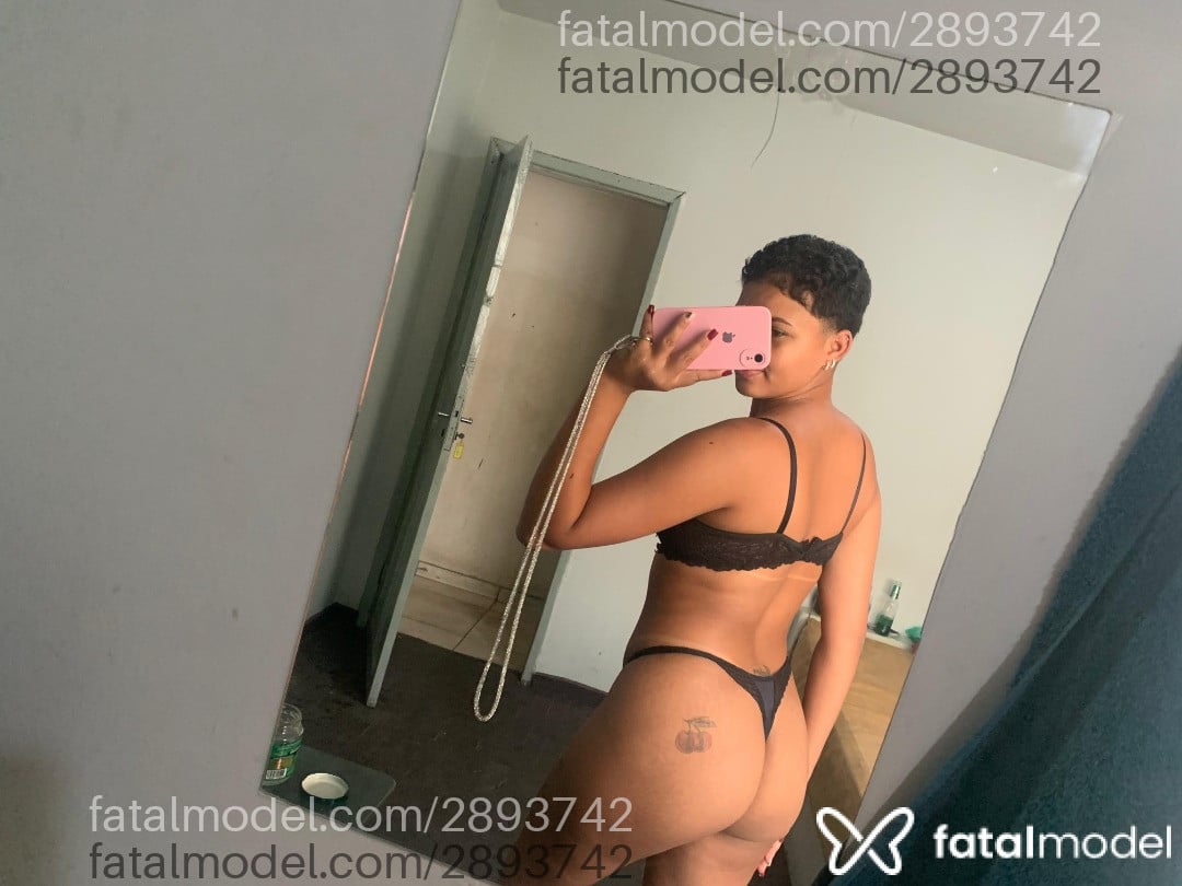 Acompanhante mulher morena (o) de olhos castanhos em Fortaleza - Halana Ribeiro