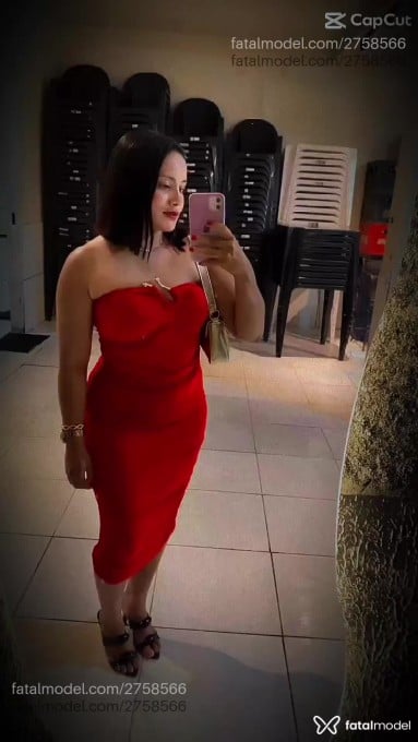 Acompanhante mulher morena (o) de olhos pretos - Letícia