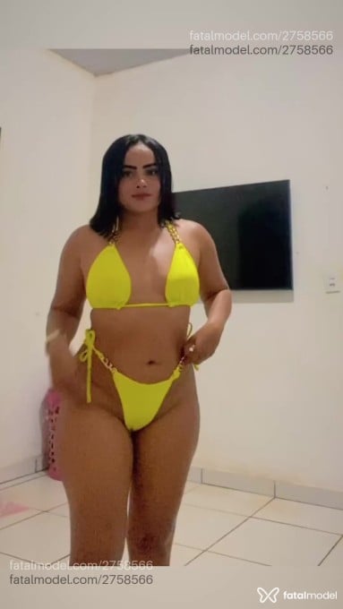 Acompanhante mulher morena (o) de olhos pretos - Letícia