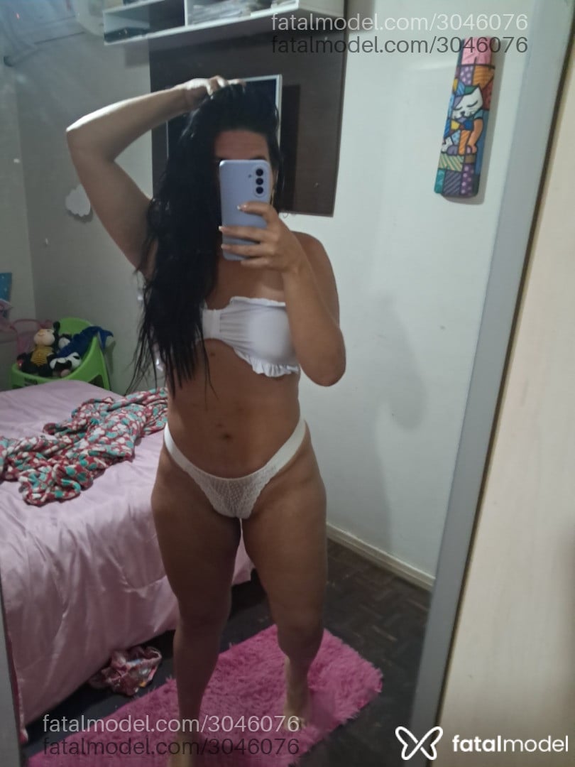 Acompanhante mulher morena (o) de olhos castanhos em Vila Velha Acompanhante mulher morena (o) de olhos castanhos em Vila Velha - Crystal