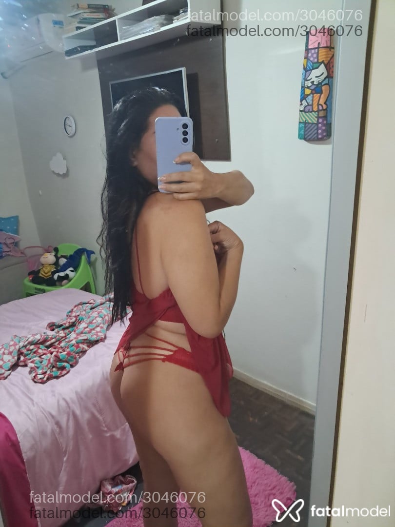Acompanhante mulher morena (o) de olhos castanhos em Vila Velha Acompanhante mulher morena (o) de olhos castanhos em Vila Velha - Crystal