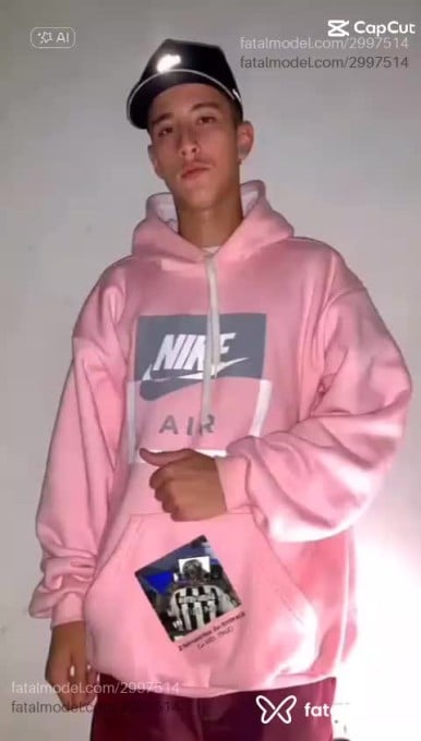Acompanhante homem com cabelo castanho de olhos castanhos em Estrela Acompanhante homem com cabelo castanho de olhos castanhos em Estrela - Kaua Dns