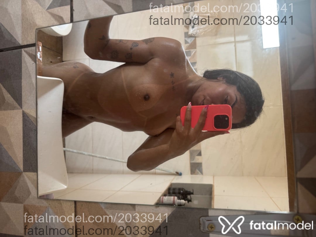 Acompanhante mulher trans morena (o) de olhos castanhos em Campo Novo do Parecis - Imolla