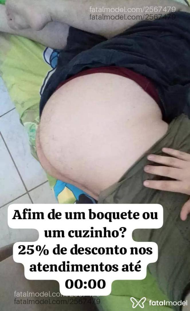 Acompanhante homem com cabelo castanho de olhos verdes - Taki Parrudinho Acompanhante homem com cabelo castanho de olhos verdes - Taki Parrudinho