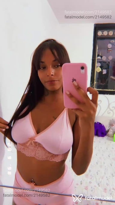 Acompanhante mulher morena (o) de olhos pretos em São Paulo - Pyetra
