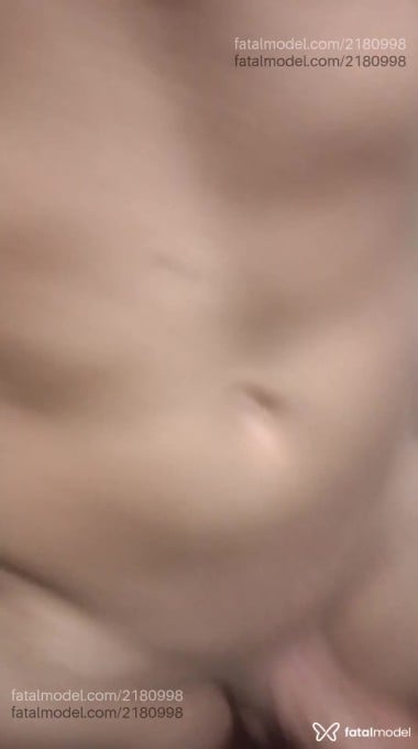 Acompanhante homem com cabelo castanho de olhos pretos - Japaa Acompanhante homem com cabelo castanho de olhos pretos - Japaa