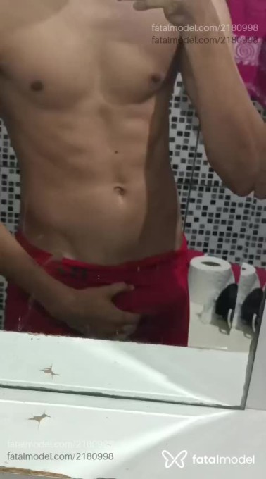 Acompanhante homem com cabelo castanho de olhos pretos - Japaa Acompanhante homem com cabelo castanho de olhos pretos - Japaa