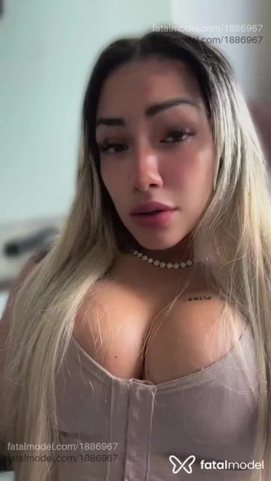 Acompanhante mulher loira (o) de olhos castanhos em Juiz de Fora - Bruna Martins