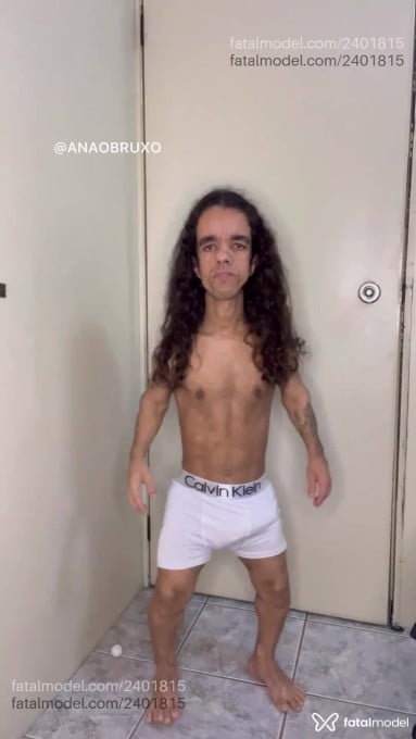 Acompanhante homem morena (o) de olhos castanhos em Balneário Camboriú - Léo Anao