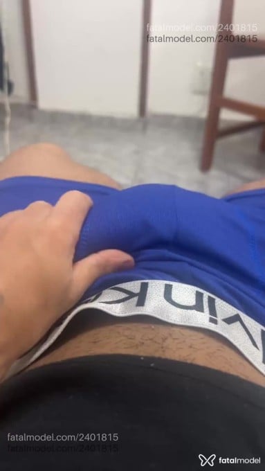 Acompanhante homem morena (o) de olhos castanhos em Balneário Camboriú - Léo Anao