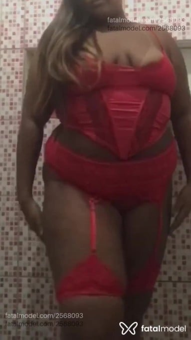 Acompanhante mulher morena (o) de olhos pretos em Vila Velha - Trixx