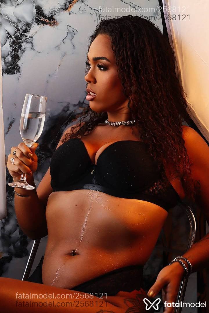 Acompanhante mulher morena (o) de olhos castanhos - Isabella Fox
