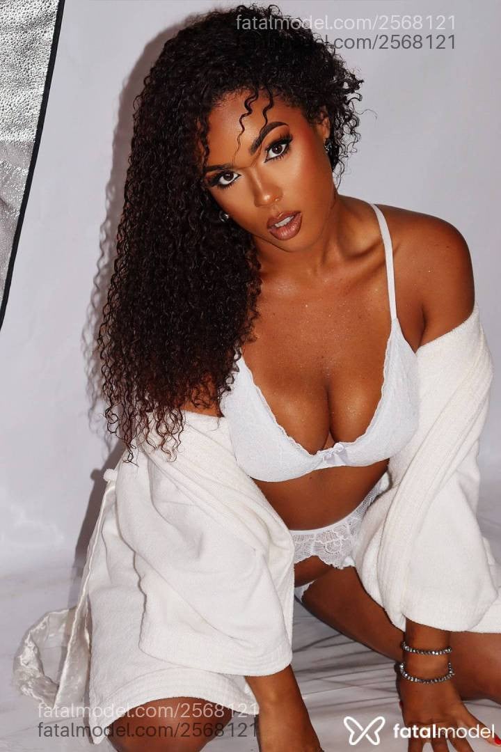 Acompanhante mulher morena (o) de olhos castanhos - Isabella Fox