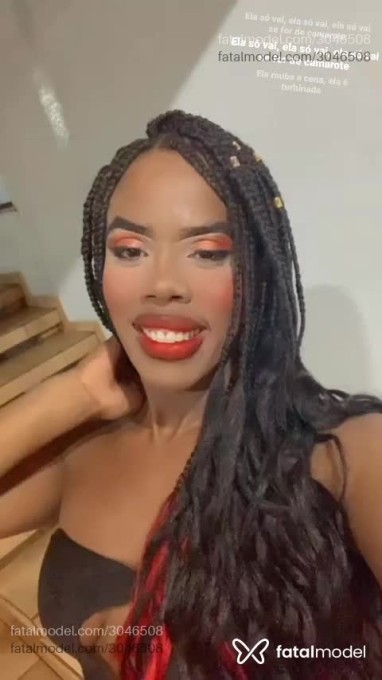 Acompanhante mulher trans morena (o) de olhos castanhos em Jacarezinho - Morena
