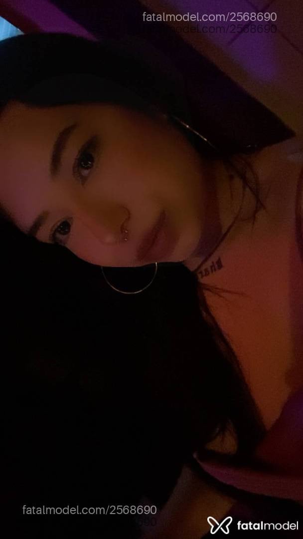 Acompanhante mulher com cabelo castanho de olhos castanhos - Mel Rosón