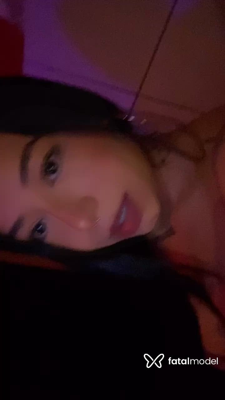 Acompanhante mulher com cabelo castanho de olhos castanhos - Mel Rosón