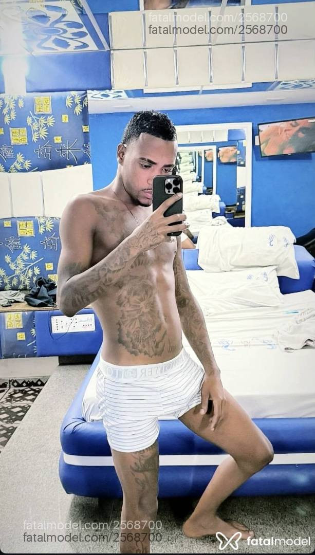 Acompanhante homem sem cabelo de olhos mel em Rio de Janeiro - Lucas