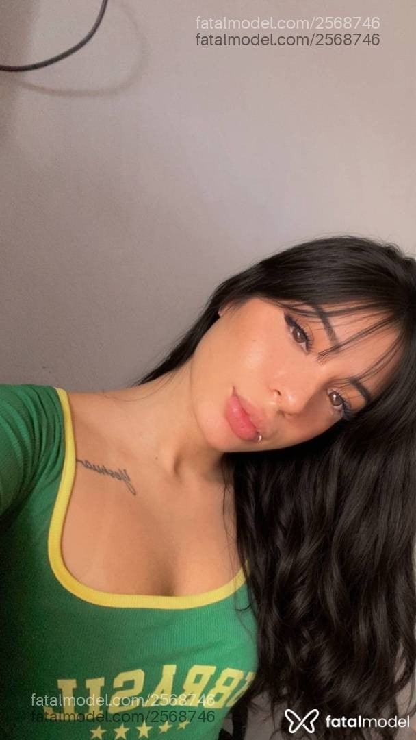 Acompanhante mulher morena (o) de olhos castanhos em Sinop - Mel
