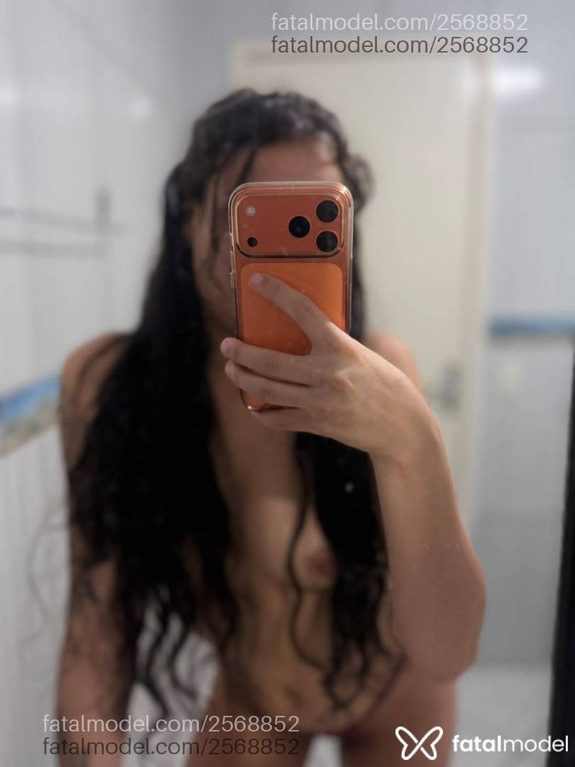 Acompanhante mulher morena (o) de olhos castanhos - Amora