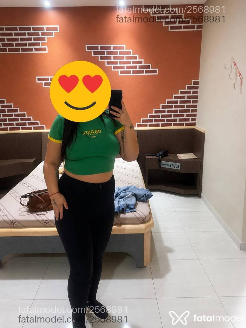 Acompanhante mulher com cabelo castanho de olhos castanhos em Virtual - Camila