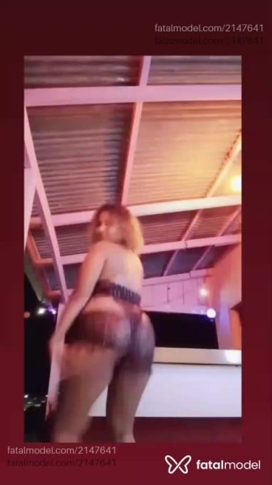 Acompanhante mulher com cabelo castanho de olhos castanhos em Juína - Kalita