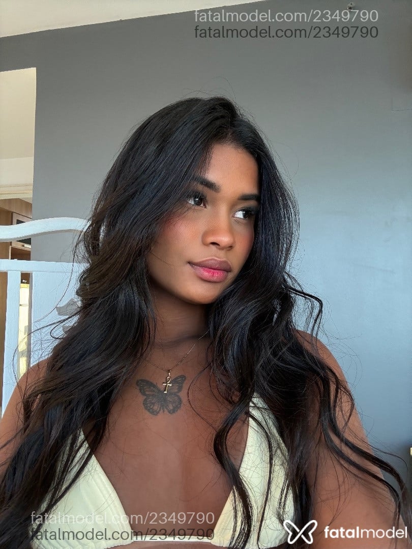 Acompanhante mulher trans morena (o) de olhos pretos em Rio de Janeiro Acompanhante mulher trans morena (o) de olhos pretos em Rio de Janeiro - Lorena