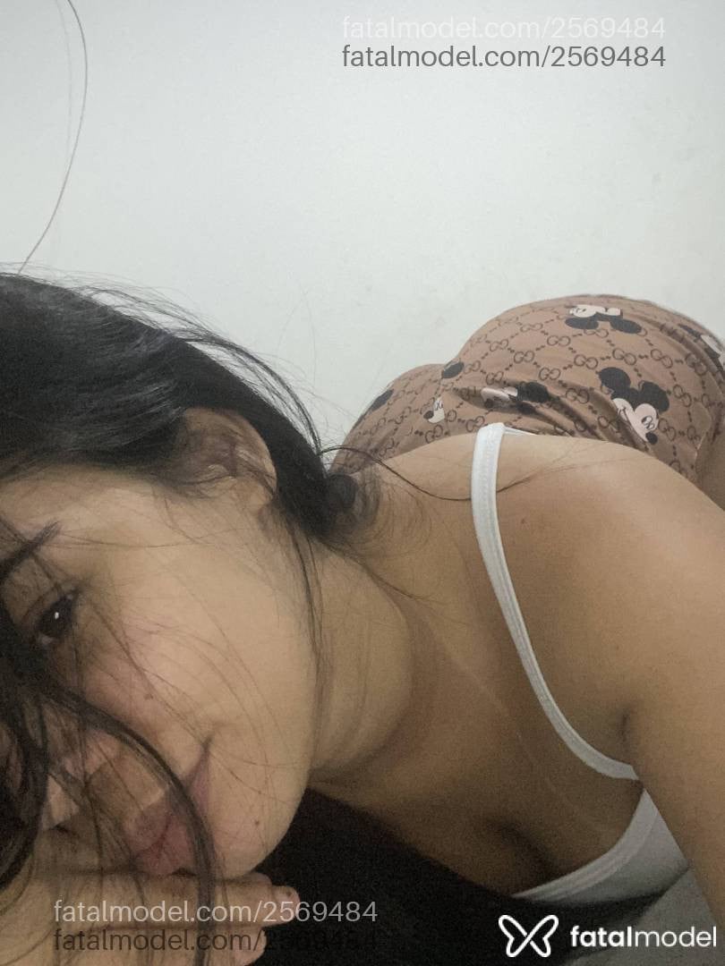 Acompanhante mulher morena (o) de olhos pretos - Gaby