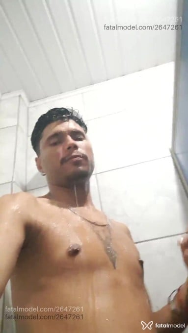 Acompanhante homem morena (o) de olhos pretos - Cris Acompanhante homem morena (o) de olhos pretos - Cris