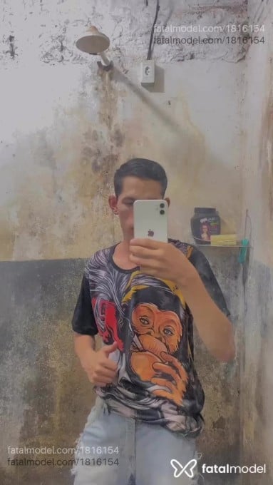 Acompanhante homem com cabelo castanho de olhos castanhos em Bom Progresso Acompanhante homem com cabelo castanho de olhos castanhos em Bom Progresso - Gabriel