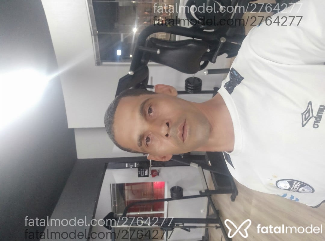 Acompanhante homem morena (o) de olhos castanhos em Virtual Acompanhante homem morena (o) de olhos castanhos em Virtual - Tomas