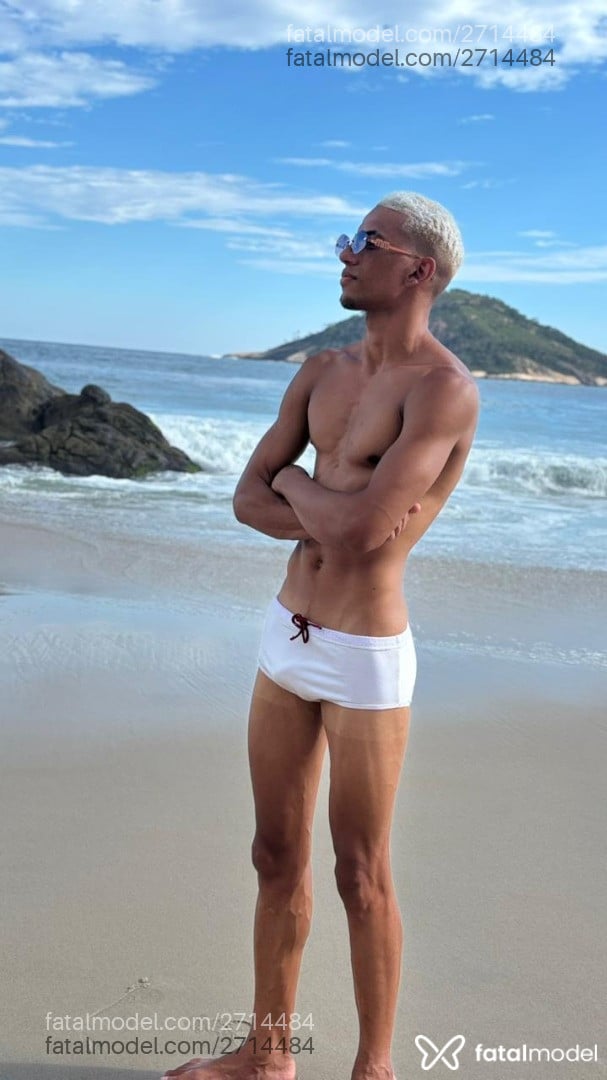Acompanhante homem com cabelo castanho de olhos castanhos em Rio de Janeiro - Pedrinho