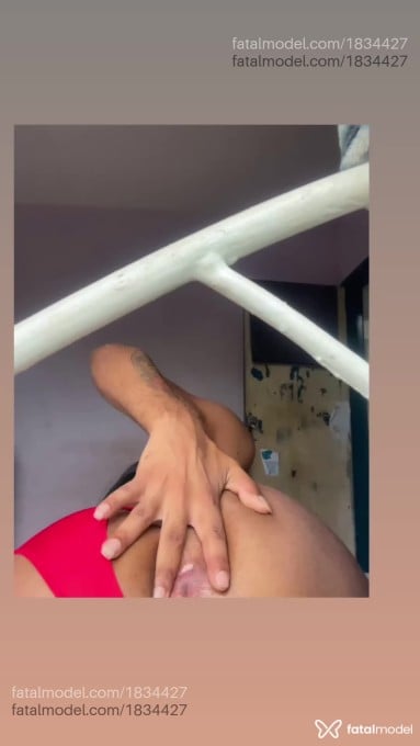 Acompanhante homem com cabelo castanho de olhos castanhos em Cachoeiro de Itapemirim Acompanhante homem com cabelo castanho de olhos castanhos em Cachoeiro de Itapemirim - Rhaony Mendes