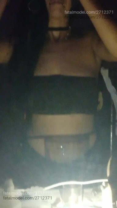 Acompanhante mulher com cabelo colorido de olhos castanhos em Chavantes Acompanhante mulher com cabelo colorido de olhos castanhos em Chavantes - Cristina