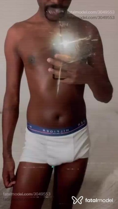 Acompanhante homem morena (o) de olhos pretos em São Paulo Acompanhante homem morena (o) de olhos pretos em São Paulo - Pedro