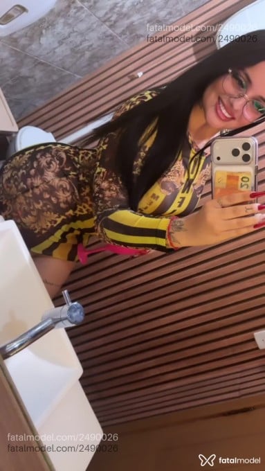 Acompanhante mulher morena (o) de olhos castanhos em Estrela - Natália