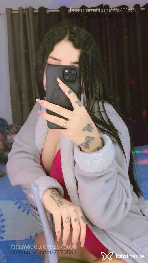 Acompanhante mulher morena (o) de olhos mel - Sofia