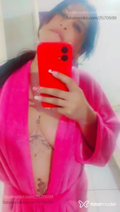 Acompanhante mulher com cabelo castanho de olhos castanhos em Balneário Camboriú - Lorena