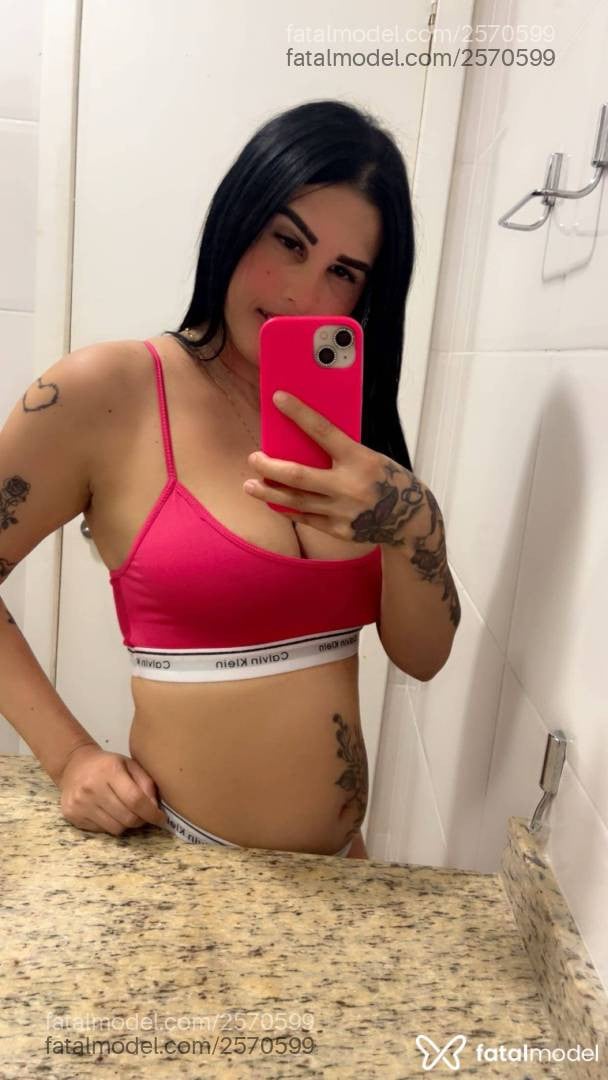 Acompanhante mulher com cabelo castanho de olhos castanhos - Lorena