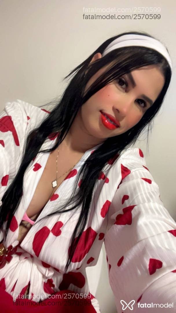 Acompanhante mulher com cabelo castanho de olhos castanhos - Lorena