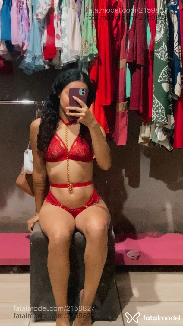 Acompanhante mulher morena (o) de olhos pretos em Virtual Acompanhante mulher morena (o) de olhos pretos em Virtual - Emilly