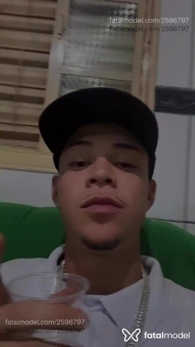 Acompanhante homem com cabelo castanho de olhos castanhos em Virtual - Biel