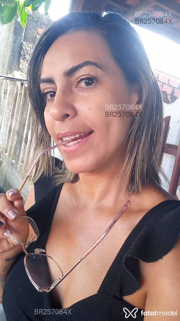 Acompanhante mulher loira (o) de olhos castanhos em Rolim de Moura Acompanhante mulher loira (o) de olhos castanhos em Rolim de Moura - Maluh