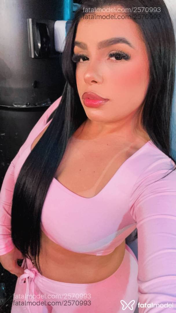 Acompanhante mulher com cabelo castanho de olhos castanhos - Pamela Andrade