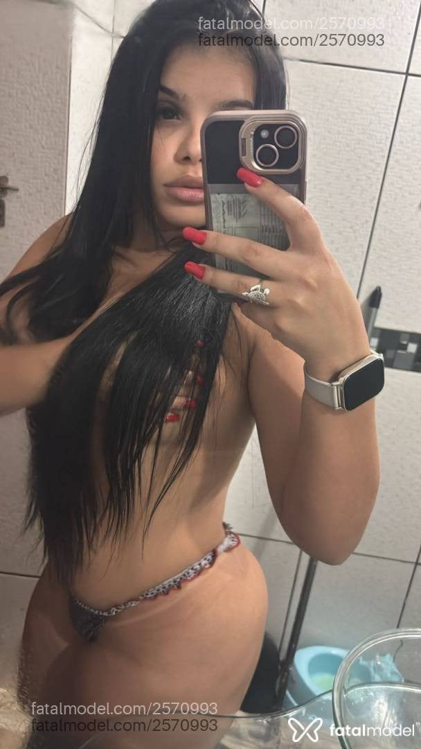 Acompanhante mulher com cabelo castanho de olhos castanhos - Pamela Andrade