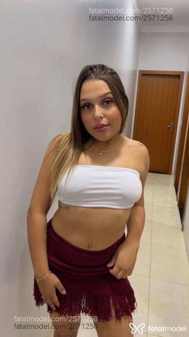 Acompanhante mulher loira (o) de olhos castanhos em Rio Verde - Danny