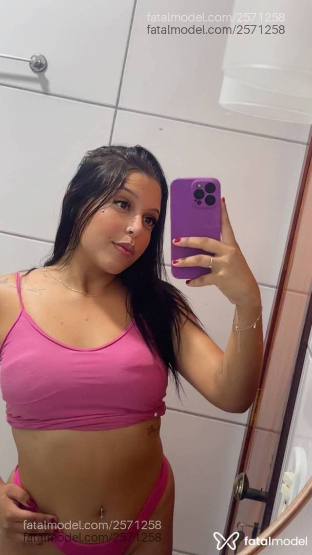 Acompanhante mulher loira (o) de olhos castanhos - Sophia Ferraz