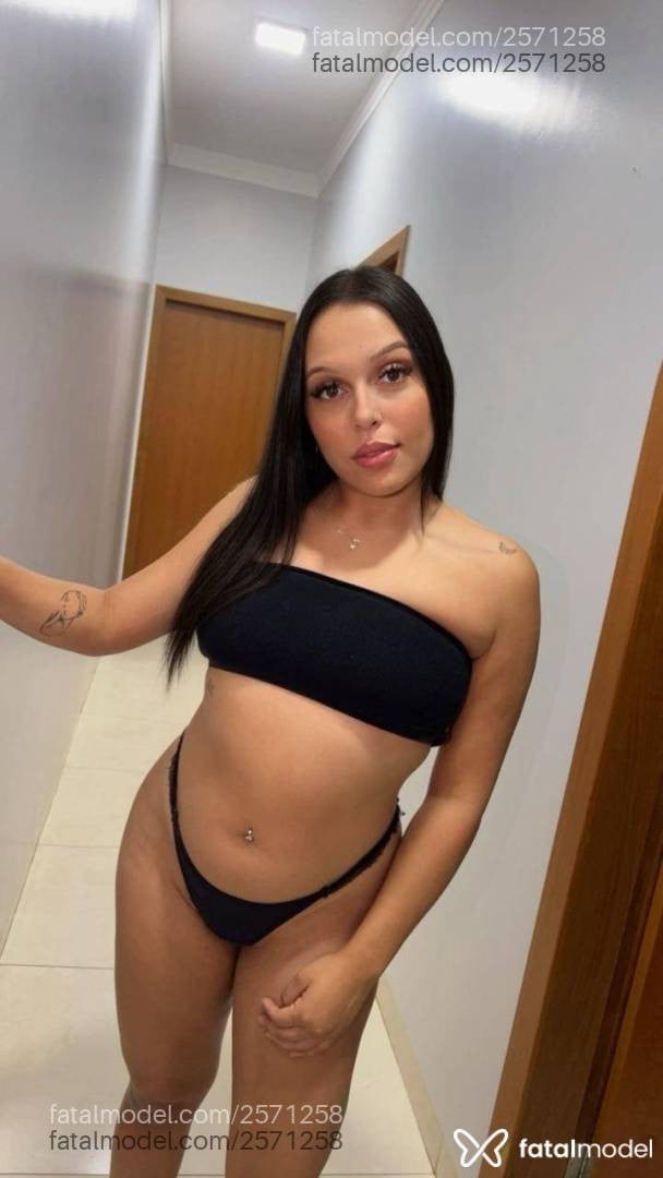Acompanhante mulher loira (o) de olhos castanhos - Sophia Ferraz