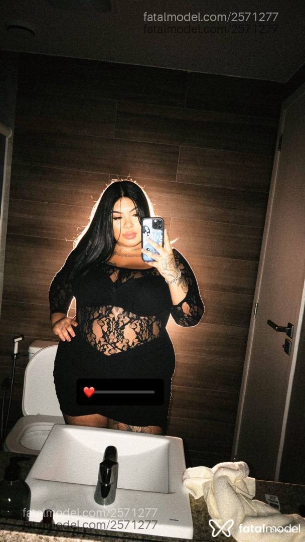 Acompanhante mulher com cabelo castanho de olhos pretos - Dryca